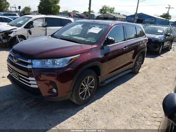 5TDJZRFH7KS986946 2019 TOYOTA HIGHLANDER - Image 2