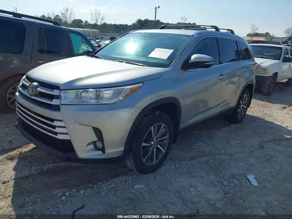 5TDJZRFH7KS987515 2019 TOYOTA HIGHLANDER - Image 2