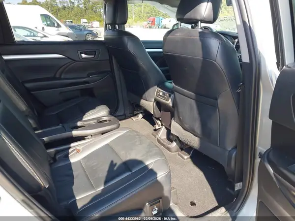 5TDJZRFH7KS987515 2019 TOYOTA HIGHLANDER - Image 8