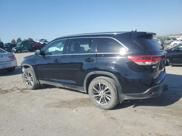 5TDJZRFH7KS988227 2019 TOYOTA HIGHLANDER - Image 2
