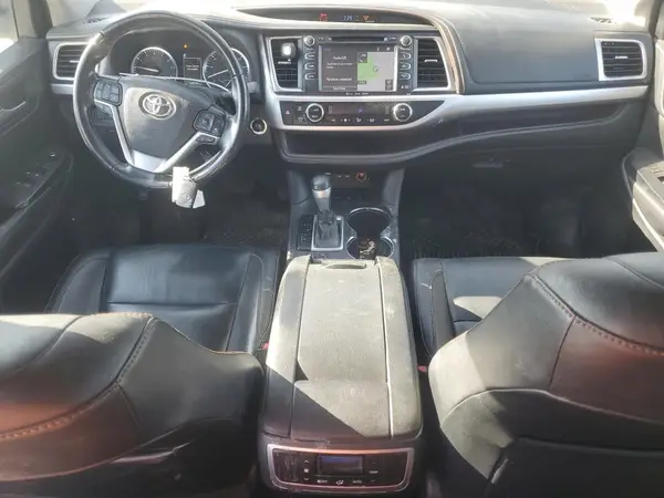 5TDJZRFH7KS988227 2019 TOYOTA HIGHLANDER - Image 8