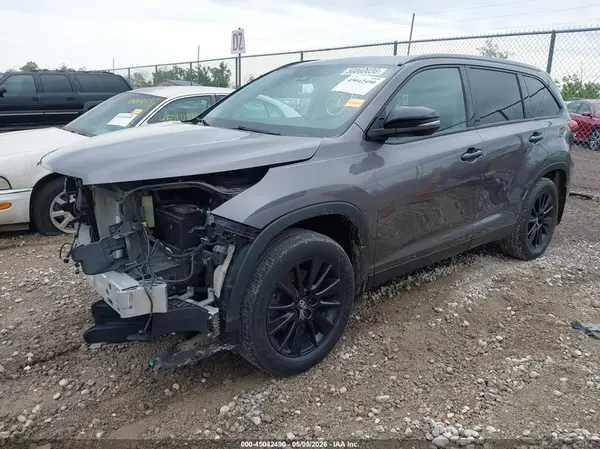 5TDJZRFH7KS990916 2019 TOYOTA HIGHLANDER - Image 2