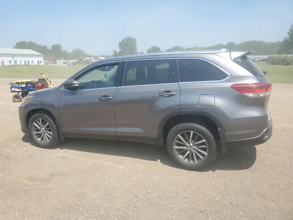 5TDJZRFH7KS991550 2019 TOYOTA HIGHLANDER - Image 2