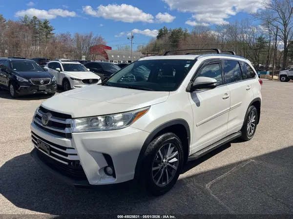 5TDJZRFH8HS357253 2017 TOYOTA HIGHLANDER - Image 2