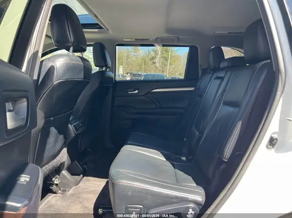 5TDJZRFH8HS357253 2017 TOYOTA HIGHLANDER - Image 8