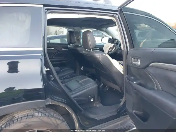 5TDJZRFH8HS360685 2017 TOYOTA HIGHLANDER - Image 8