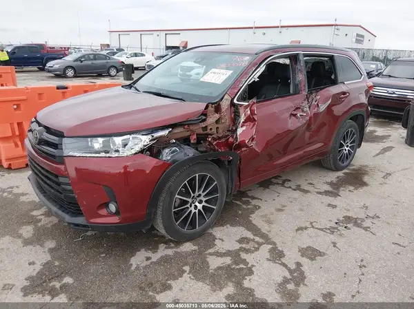 5TDJZRFH8HS361464 2017 TOYOTA HIGHLANDER - Image 2