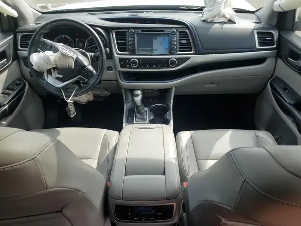 5TDJZRFH8HS365420 2017 TOYOTA HIGHLANDER - Image 8