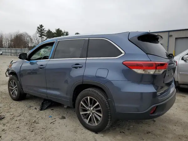 5TDJZRFH8HS366454 2017 TOYOTA HIGHLANDER - Image 2