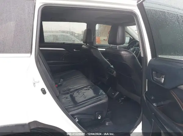 5TDJZRFH8HS367247 2017 TOYOTA HIGHLANDER - Image 8