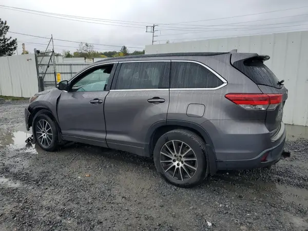 5TDJZRFH8HS371637 2017 TOYOTA HIGHLANDER - Image 2