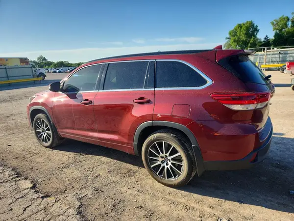 5TDJZRFH8HS372058 2017 TOYOTA HIGHLANDER - Image 2