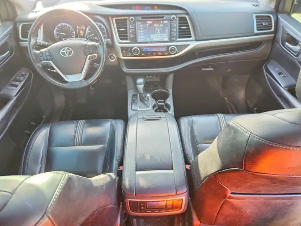 5TDJZRFH8HS372058 2017 TOYOTA HIGHLANDER - Image 8
