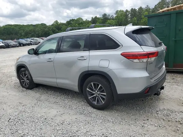 5TDJZRFH8HS375624 2017 TOYOTA HIGHLANDER - Image 2