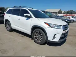 5TDJZRFH8HS379477 2017 TOYOTA HIGHLANDER