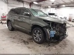 5TDJZRFH8HS379589 2017 TOYOTA HIGHLANDER