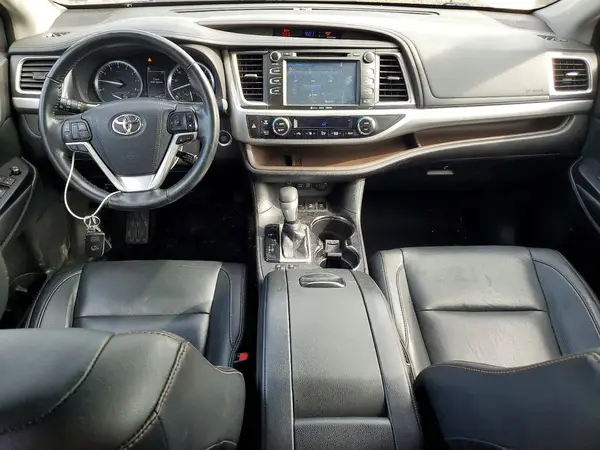 5TDJZRFH8HS382489 2017 TOYOTA HIGHLANDER - Image 8