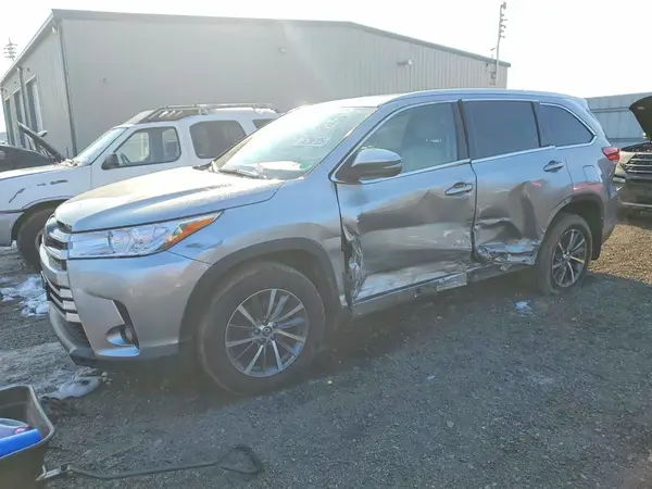 5TDJZRFH8HS385263 2017 TOYOTA HIGHLANDER - Image 1