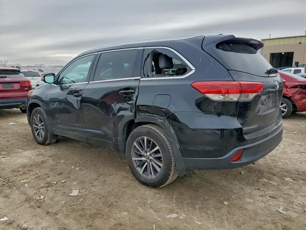 5TDJZRFH8HS387482 2017 TOYOTA HIGHLANDER - Image 2
