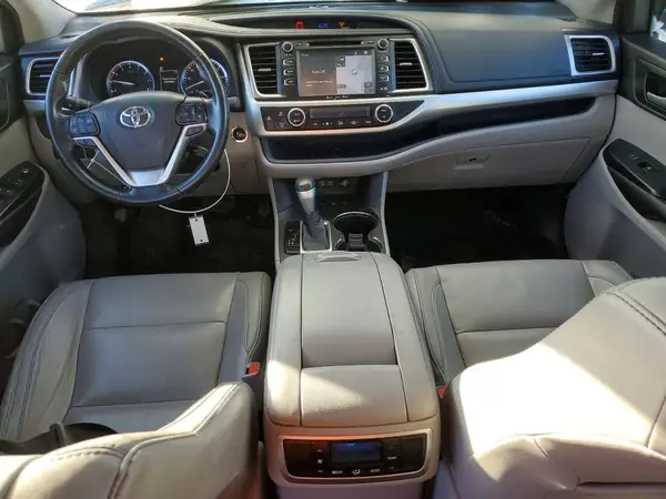 5TDJZRFH8HS394108 2017 TOYOTA HIGHLANDER - Image 8