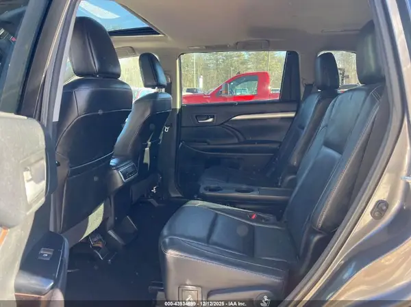 5TDJZRFH8HS396120 2017 TOYOTA HIGHLANDER - Image 8