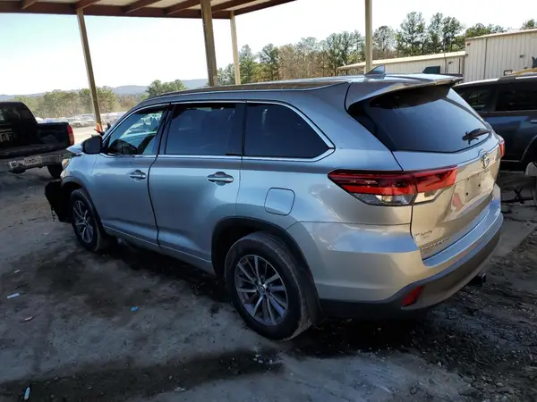 5TDJZRFH8HS398904 2017 TOYOTA HIGHLANDER - Image 2