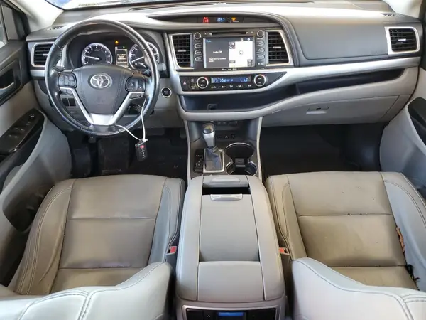 5TDJZRFH8HS398904 2017 TOYOTA HIGHLANDER - Image 8
