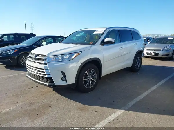 5TDJZRFH8HS399518 2017 TOYOTA HIGHLANDER - Image 2