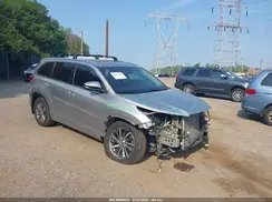 5TDJZRFH8HS400490 2017 TOYOTA HIGHLANDER