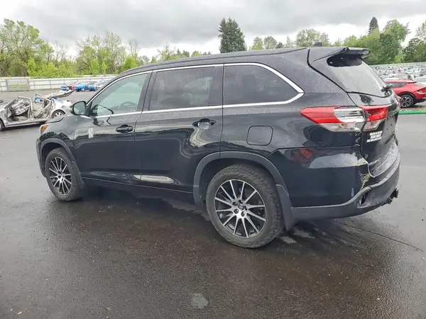 5TDJZRFH8HS406533 2017 TOYOTA HIGHLANDER - Image 2