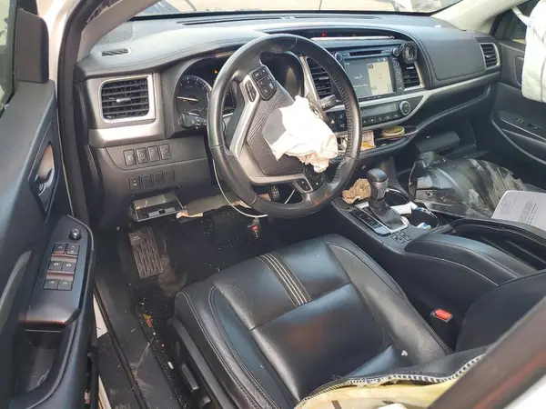 5TDJZRFH8HS409335 2017 TOYOTA HIGHLANDER - Image 8