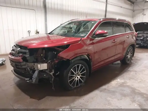 5TDJZRFH8HS420366 2017 TOYOTA HIGHLANDER - Image 2