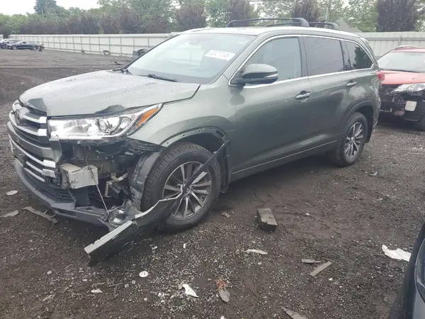 5TDJZRFH8HS421579 2017 TOYOTA HIGHLANDER - Image 1