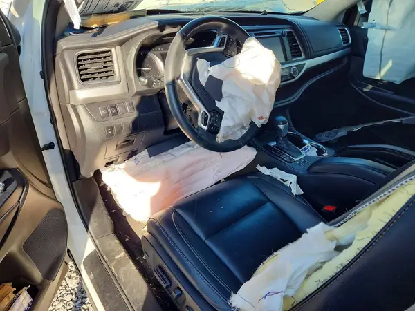 5TDJZRFH8HS424398 2017 TOYOTA HIGHLANDER - Image 8