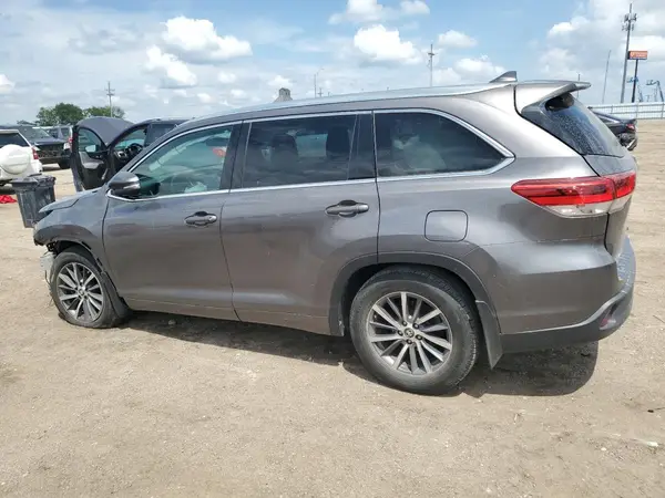 5TDJZRFH8HS425504 2017 TOYOTA HIGHLANDER - Image 2