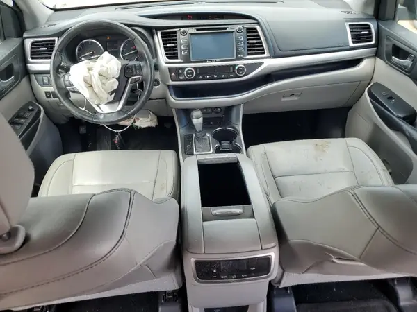 5TDJZRFH8HS425504 2017 TOYOTA HIGHLANDER - Image 8