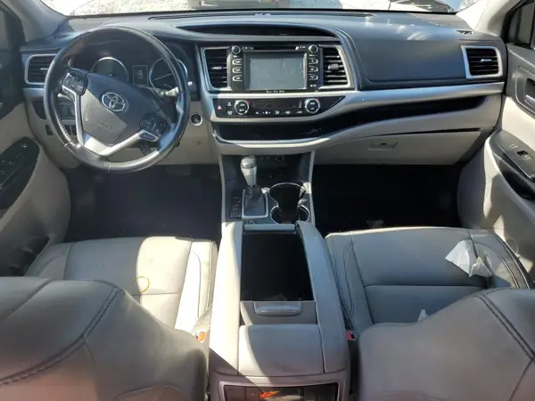 5TDJZRFH8HS426104 2017 TOYOTA HIGHLANDER - Image 8