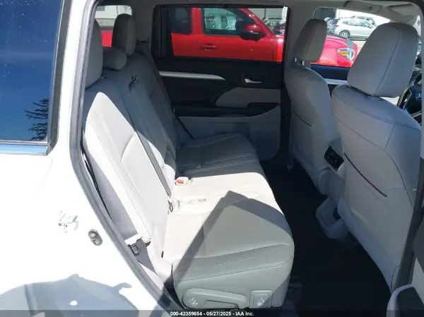 5TDJZRFH8HS427544 2017 TOYOTA HIGHLANDER - Image 8