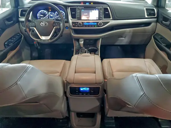 5TDJZRFH8HS429035 2017 TOYOTA HIGHLANDER - Image 8