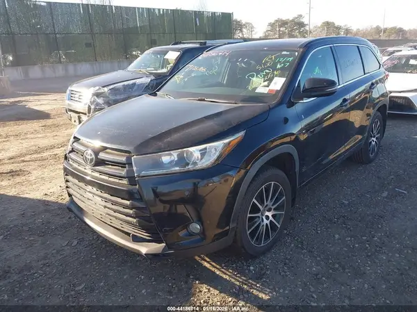5TDJZRFH8HS432162 2017 TOYOTA HIGHLANDER - Image 2