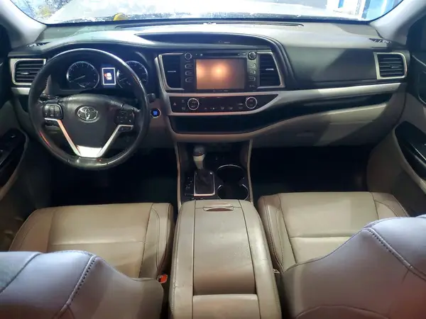 5TDJZRFH8HS441430 2017 TOYOTA HIGHLANDER - Image 8
