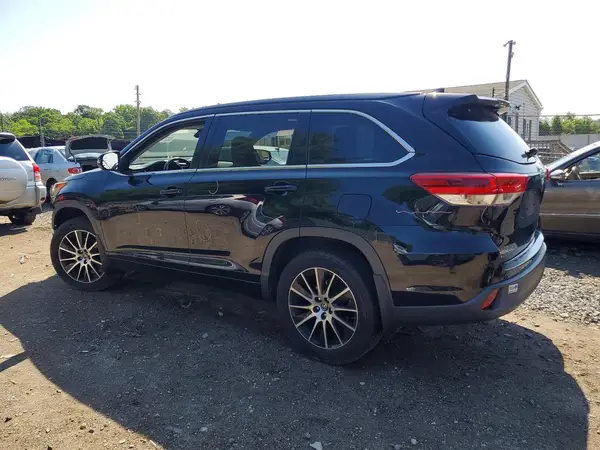 5TDJZRFH8HS443291 2017 TOYOTA HIGHLANDER - Image 2