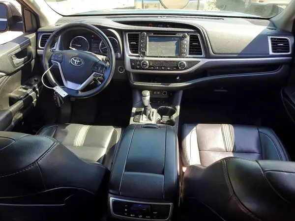 5TDJZRFH8HS443291 2017 TOYOTA HIGHLANDER - Image 8