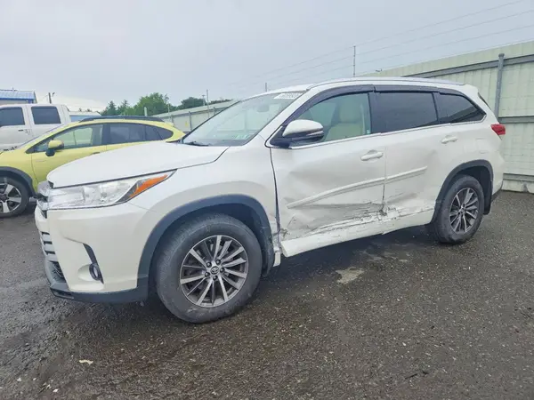 5TDJZRFH8HS443730 2017 TOYOTA HIGHLANDER - Image 1