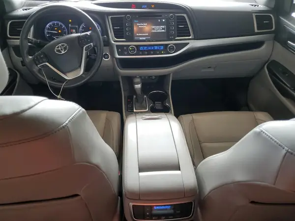 5TDJZRFH8HS443954 2017 TOYOTA HIGHLANDER - Image 8