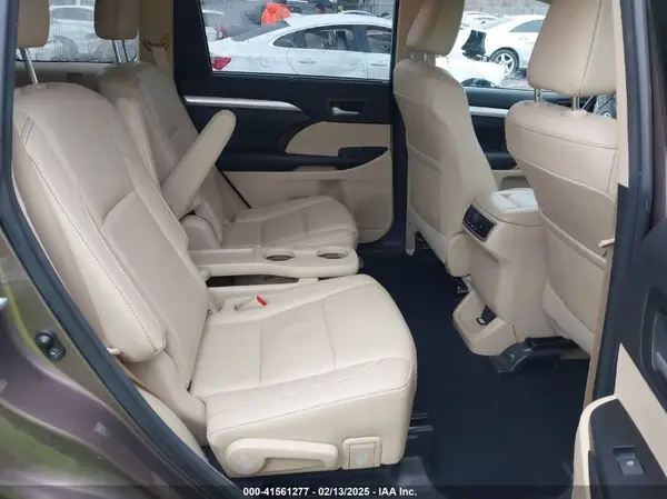 5TDJZRFH8HS445235 2017 TOYOTA HIGHLANDER - Image 8