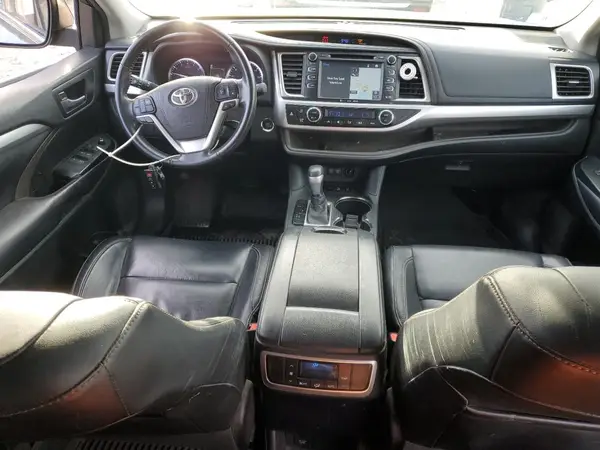 5TDJZRFH8HS446238 2017 TOYOTA HIGHLANDER - Image 8