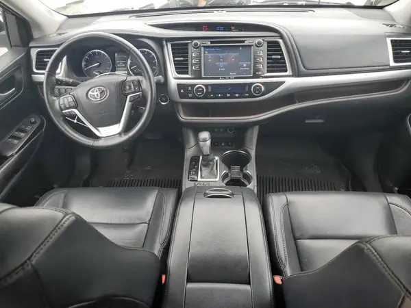 5TDJZRFH8HS453027 2017 TOYOTA HIGHLANDER - Image 8