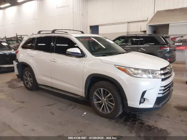5TDJZRFH8HS457014 2017 TOYOTA HIGHLANDER - Image 1