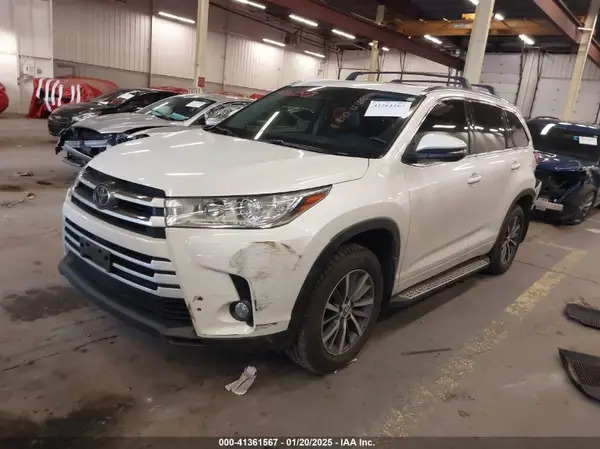 5TDJZRFH8HS457014 2017 TOYOTA HIGHLANDER - Image 2
